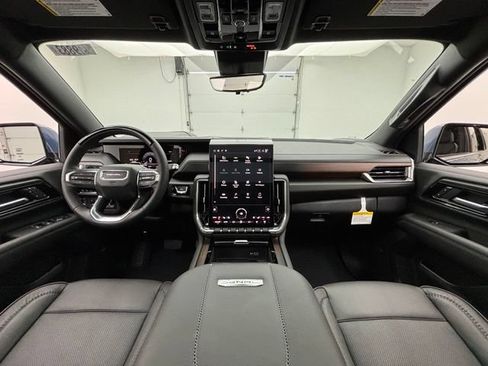 New 2026 GMC Yukon Denali w/ Denali Reserve Package AWD/4WD image 3