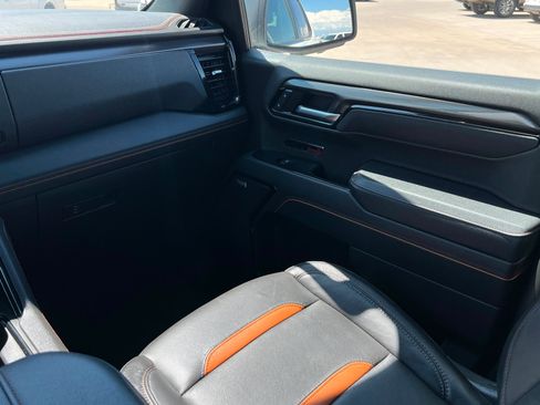 Used 2025 GMC Sierra 1500 AT4 AWD/4WD image 11