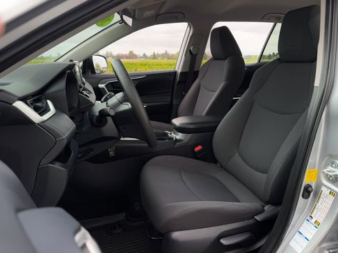 Certified 2020 Toyota RAV4 LE w/ All Weather Liner Package AWD/4WD image 9