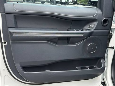 Certified 2023 Ford Expedition XLT RWD image 12