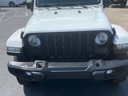 Used 2021 Jeep Gladiator Sport AWD/4WD image 2