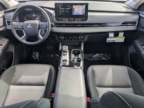 New 2026 Mitsubishi Outlander ES FWD image 12