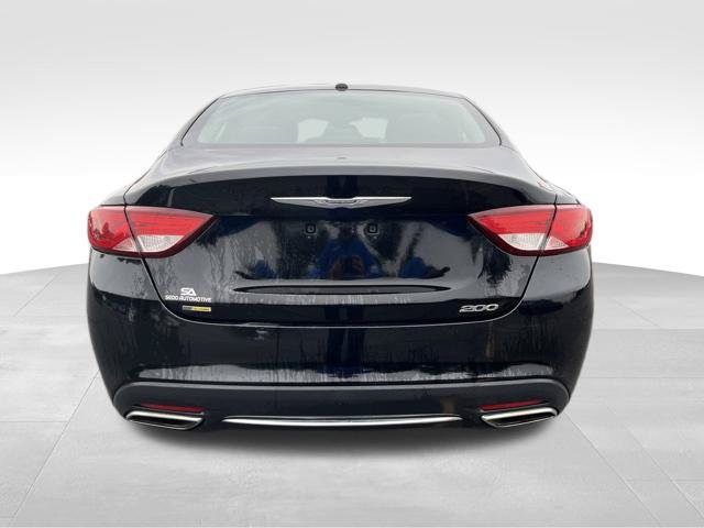 Used 2015 Chrysler 200 Limited FWD image 4