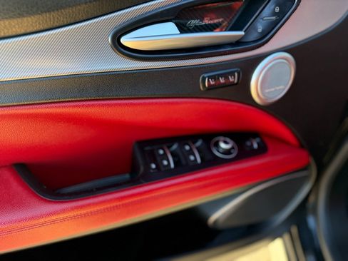 Used 2018 Alfa Romeo Stelvio Ti Sport image 23