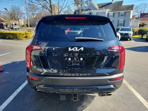 Used 2022 Kia Telluride SX w/ SX Prestige Package image 4