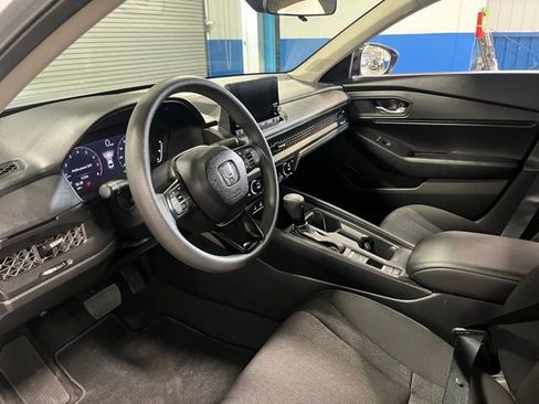 Used 2025 Honda Accord SE image 22