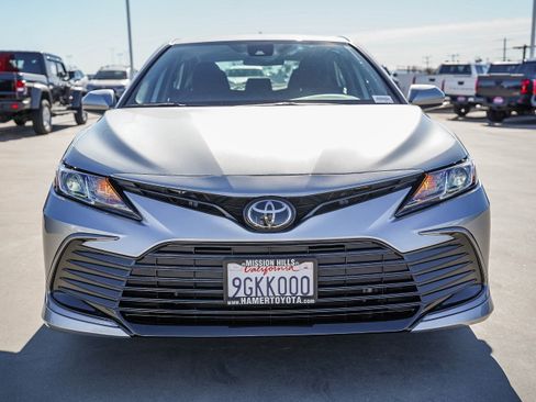 Used 2023 Toyota Camry LE image 2