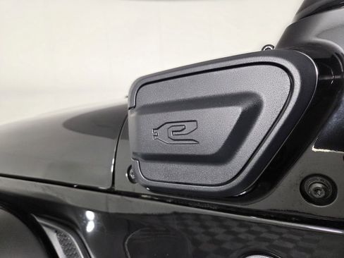 Certified 2025 Jeep Wrangler Sahara w/ Safety Group image 11