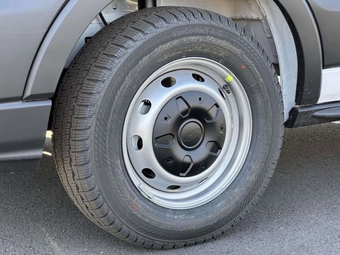 New 2026 Ford Transit 250 Low Roof RWD image 7