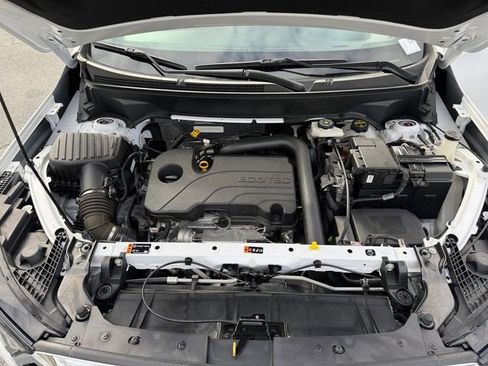 Used 2024 GMC Terrain SLE image 28