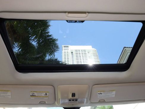 Used 2012 Land Rover Range Rover Sport HSE image 11