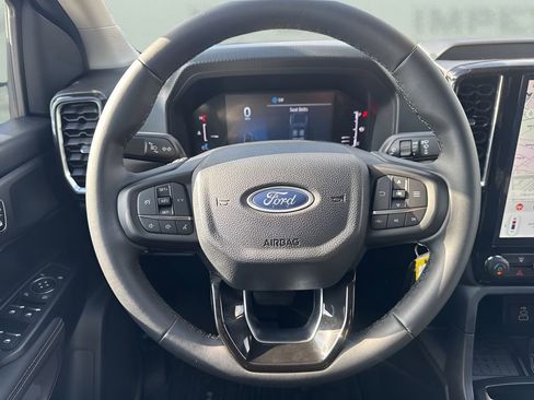 Used 2025 Ford Ranger XLT w/ Trailer Tow Package image 12