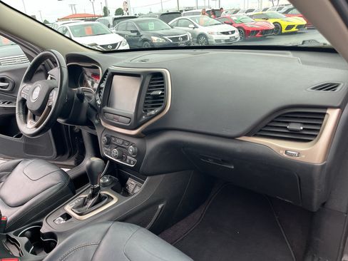 Used 2016 Jeep Cherokee Limited AWD/4WD image 47