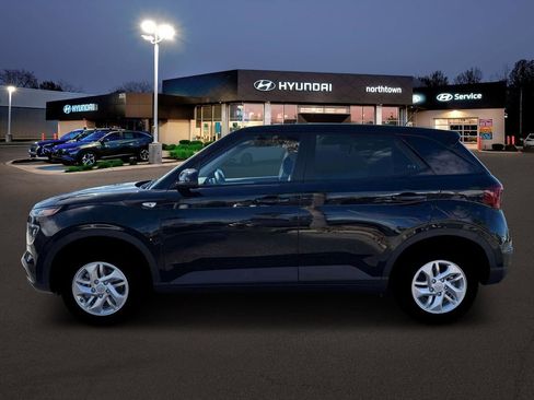 New 2026 Hyundai Venue SE image 3