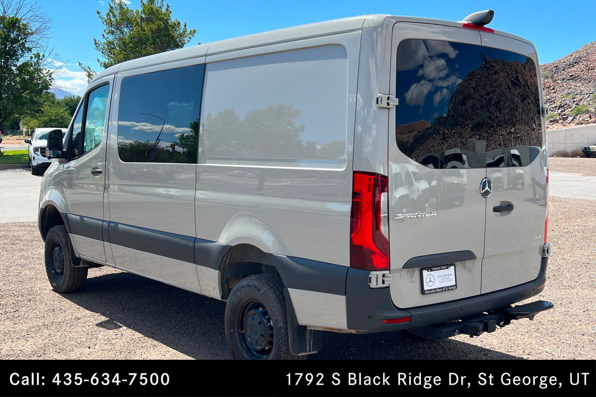 Used 2025 Mercedes-Benz Sprinter 2500 image 3