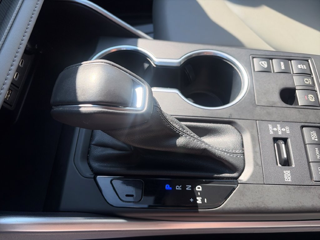 Used 2023 Toyota Highlander XLE AWD/4WD image 24