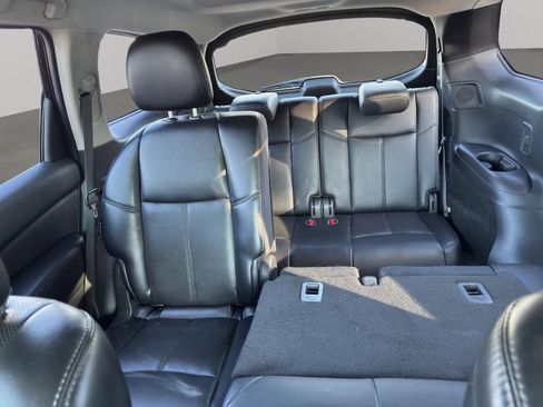 Used 2019 Nissan Pathfinder Platinum FWD image 13