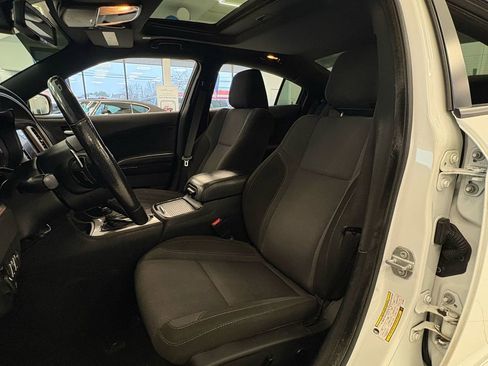 Used 2020 Dodge Charger SXT w/ Blacktop Package image 21