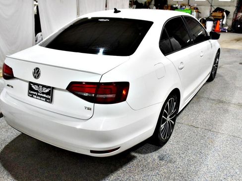 Used 2016 Volkswagen Jetta Sport FWD image 27