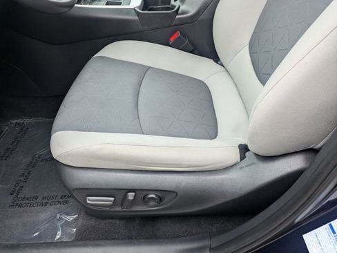 Used 2021 Toyota RAV4 XLE w/ Convenience Package AWD/4WD image 19