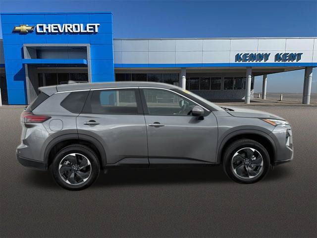 Used 2026 Nissan Rogue SV AWD/4WD image 3