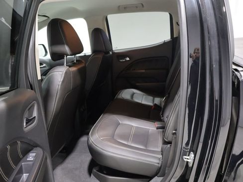 Used 2022 GMC Canyon Denali w/ Denali Black Edition Package AWD/4WD image 17
