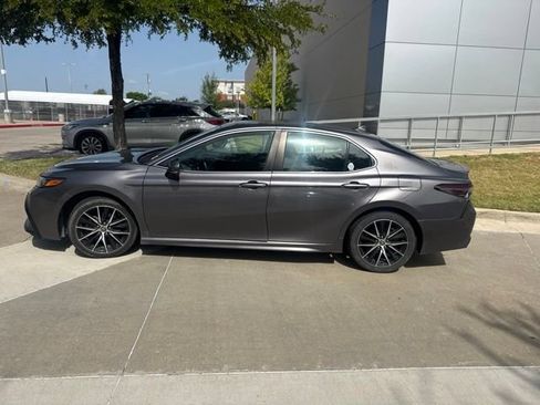 Used 2023 Toyota Camry SE FWD image 6