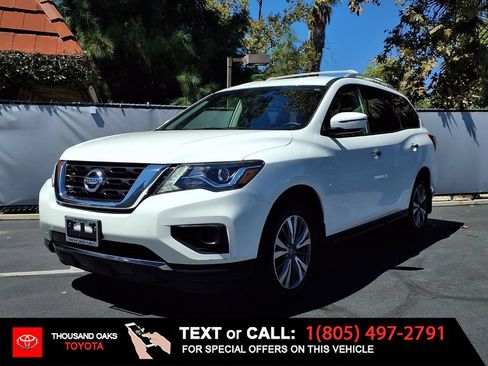 Used 2020 Nissan Pathfinder S FWD image 1