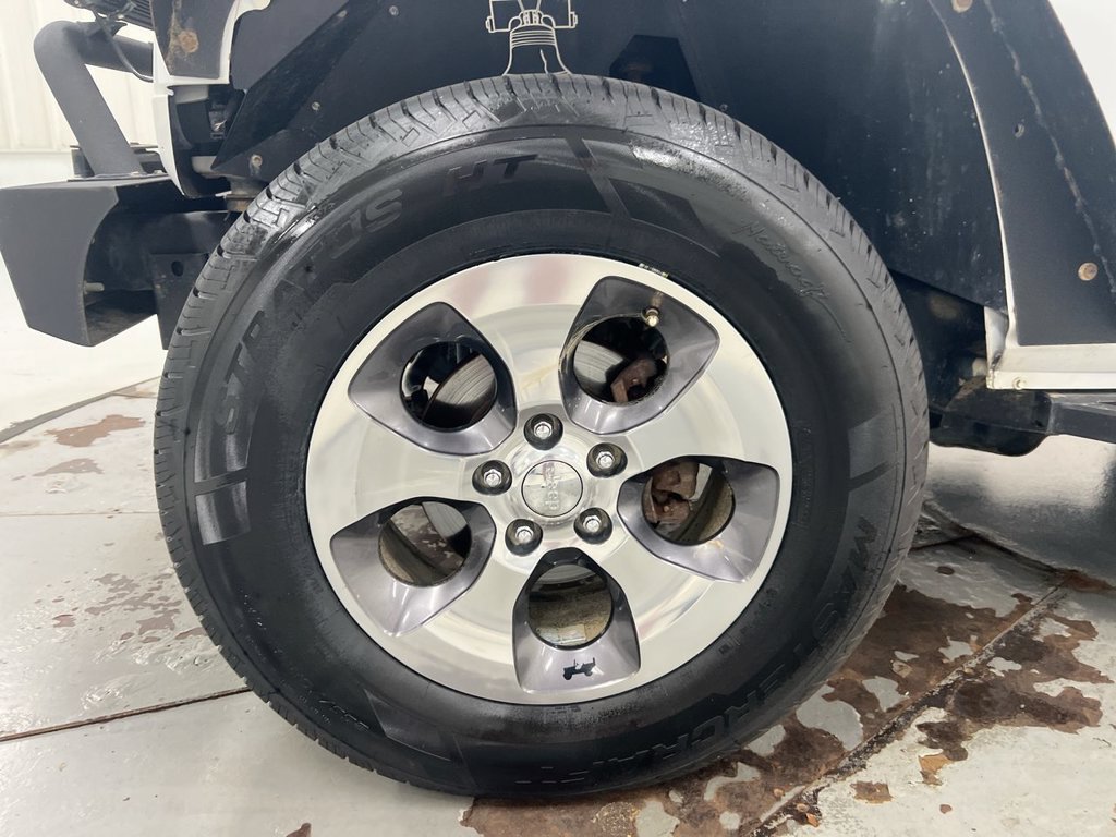 Used 2015 Jeep Wrangler Sport AWD/4WD image 22