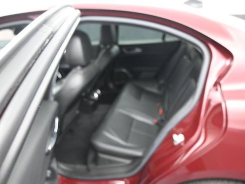 Used 2019 Alfa Romeo Giulia RWD image 14