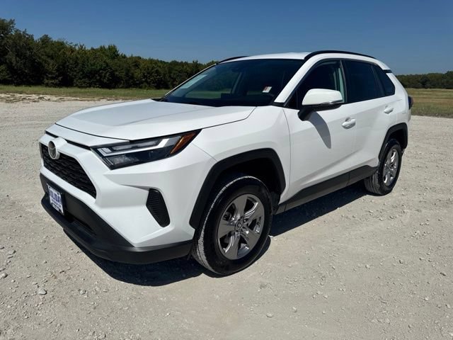 Used 2025 Toyota RAV4 XLE AWD/4WD image 1