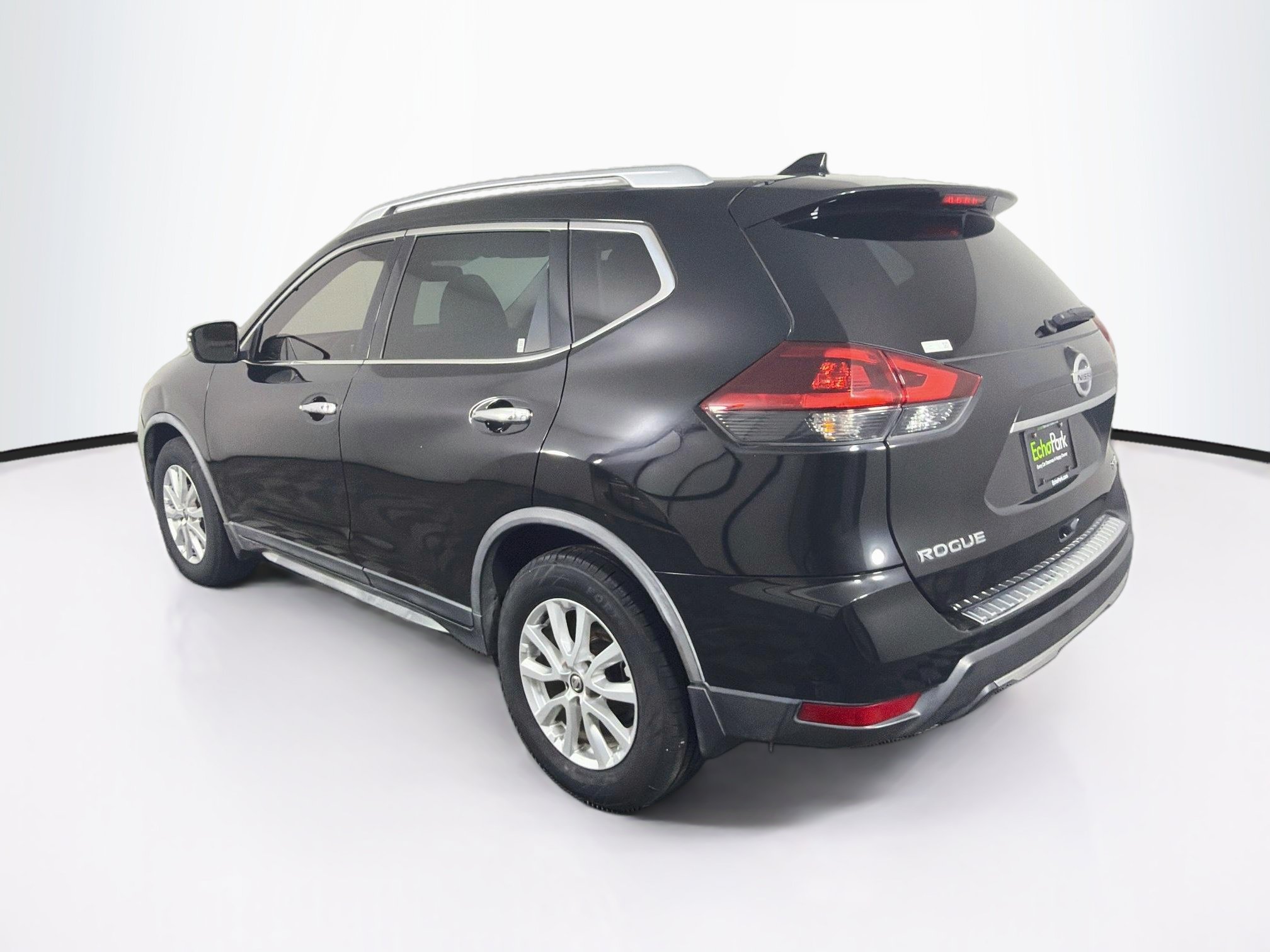 Used 2018 Nissan Rogue SV AWD/4WD image 5
