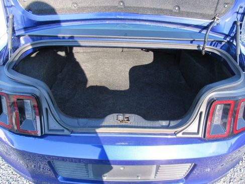 Used 2013 Ford Mustang Coupe image 4