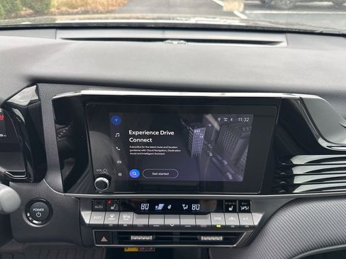 Certified 2025 Toyota Camry SE w/ Convenience Package image 20