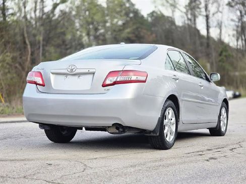 Used 2011 Toyota Camry LE w/ LE Extra-Value Pkg image 9