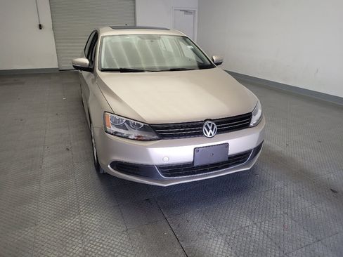 Used 2014 Volkswagen Jetta SE FWD image 14