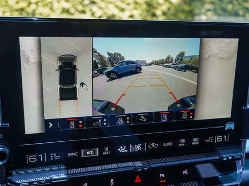 Used 2025 GMC Hummer EV 2X AWD/4WD image 25