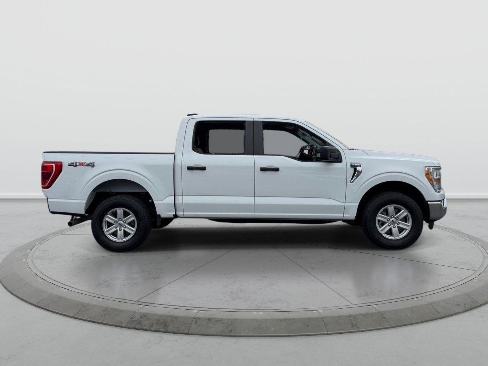 Used 2022 Ford F150 XLT w/ Trailer Tow Package AWD/4WD image 11