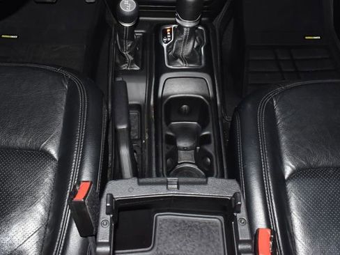 Used 2022 Jeep Wrangler Unlimited Sahara w/ Cold Weather Group image 19