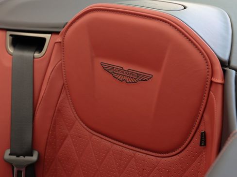 Used 2025 Aston Martin DB12 Volante image 22