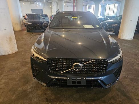 Certified 2023 Volvo XC60 B5 Plus w/ Climate Package AWD/4WD image 6