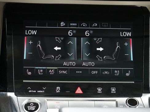 Used 2023 Audi e-tron Premium Plus w/ Premium Plus Package AWD/4WD image 16