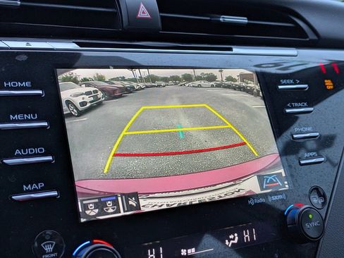 Used 2019 Toyota Camry XLE image 22