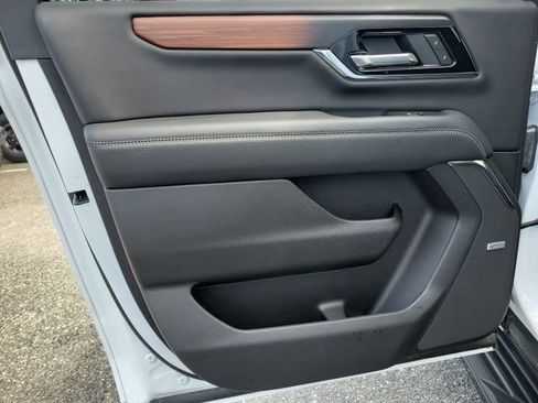 Certified 2025 GMC Yukon XL Denali image 21