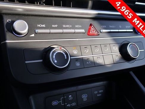 Used 2025 Hyundai Tucson SE image 20