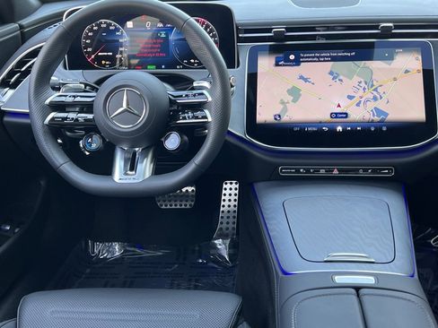 Used 2025 Mercedes-Benz E 53 AMG e 4MATIC Sedan image 16