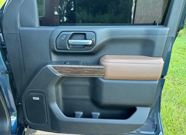 Used 2021 Chevrolet Silverado 2500 High Country AWD/4WD image 12