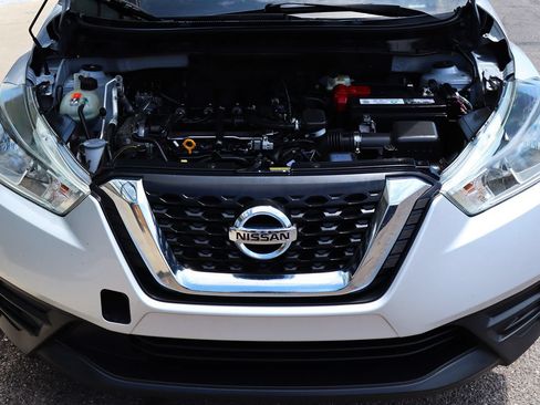 Used 2018 Nissan Kicks SV FWD image 50