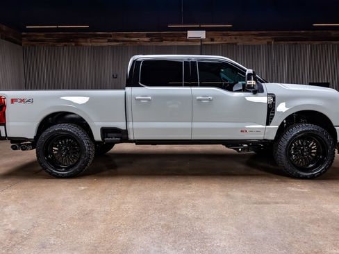 Used 2026 Ford F250 Platinum image 11