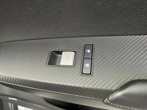 Used 2025 Mitsubishi Outlander SE FWD image 34